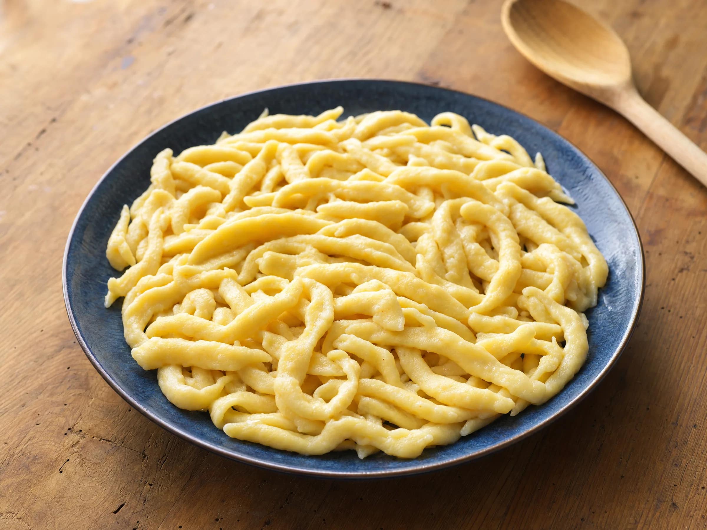 Schwäbischer Spätzleteig für längliche Spätzle vom Brett