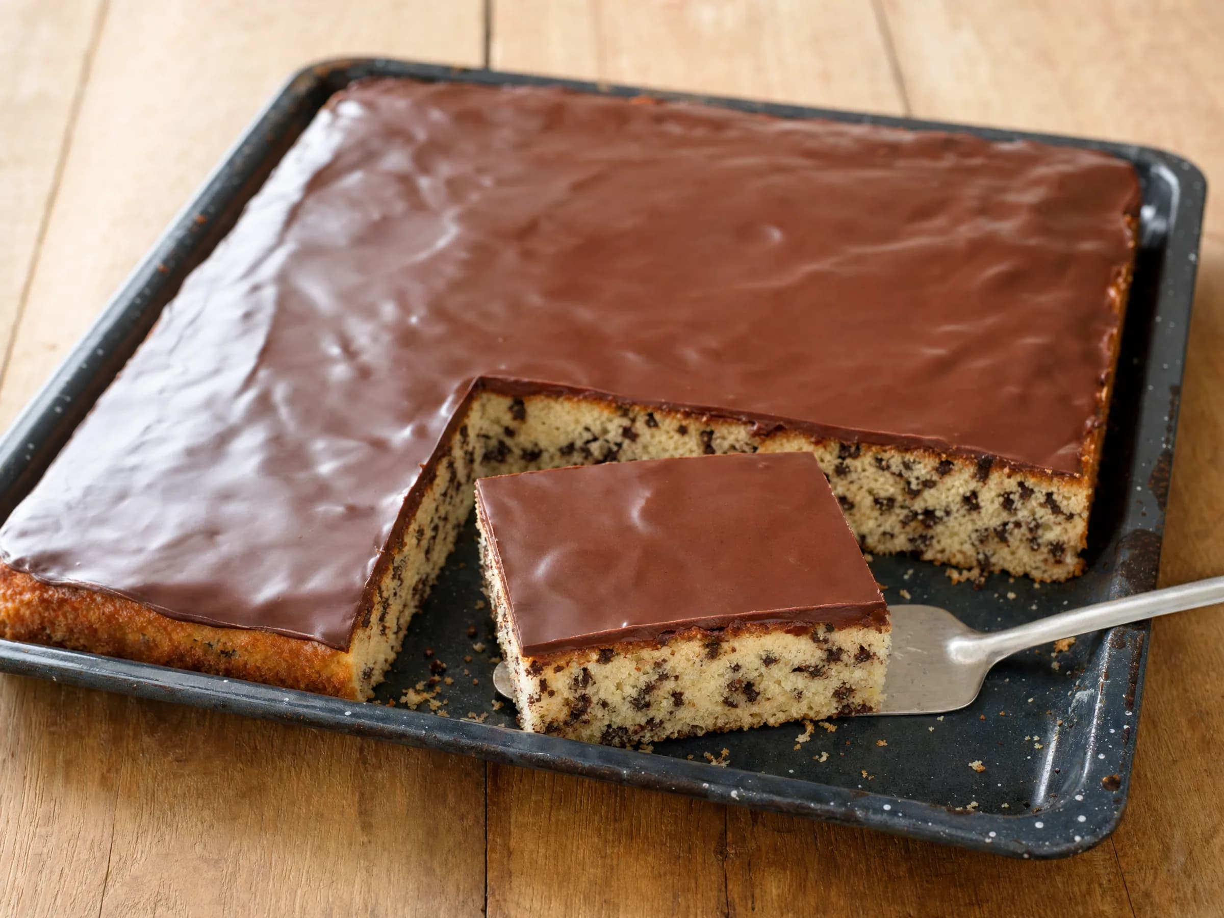 Ameisenkuchen vom Blech ohne Eierlikör fertig angerichtet