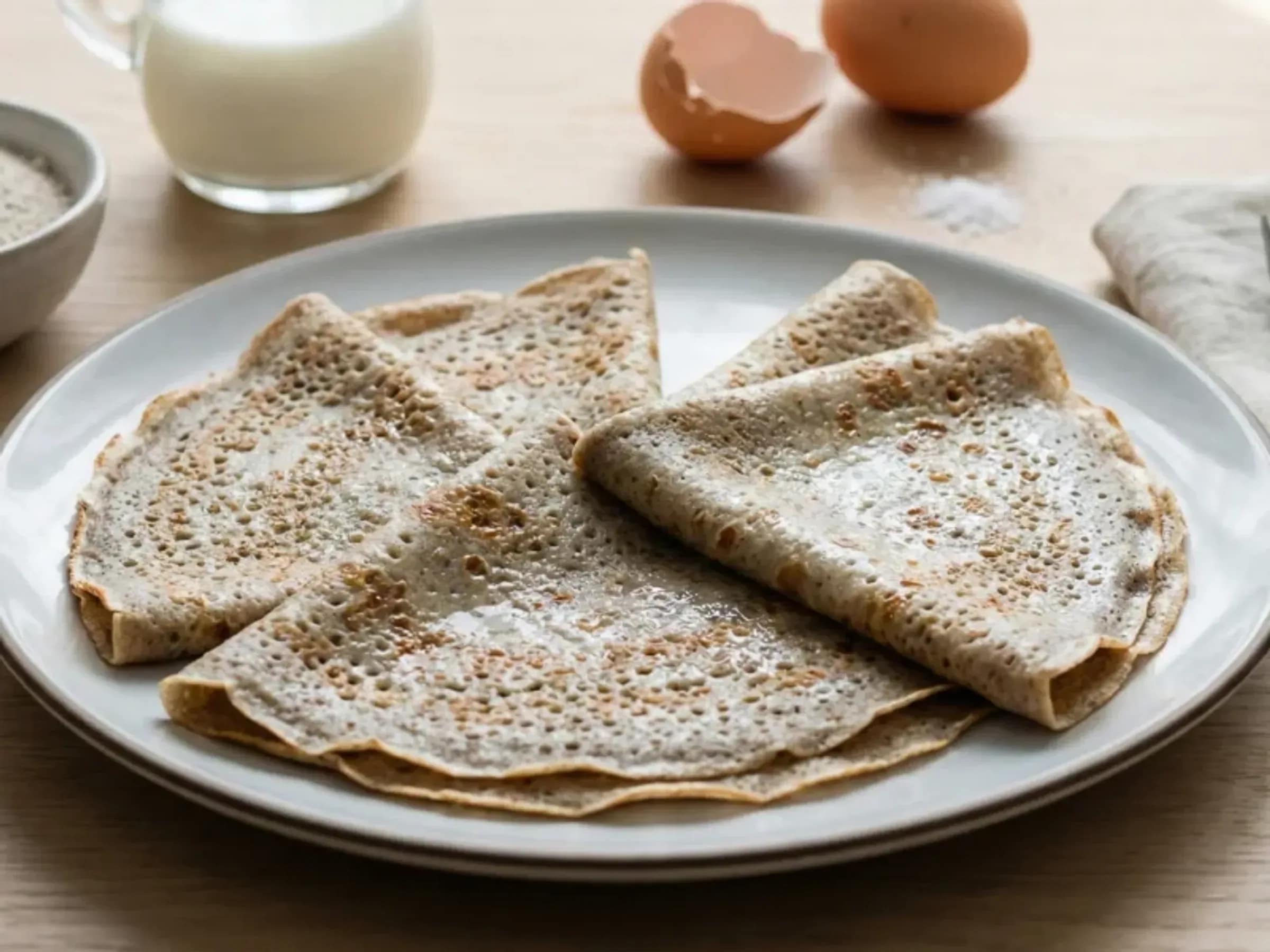 Dünne glutenfreie Buchweizen-Crêpes