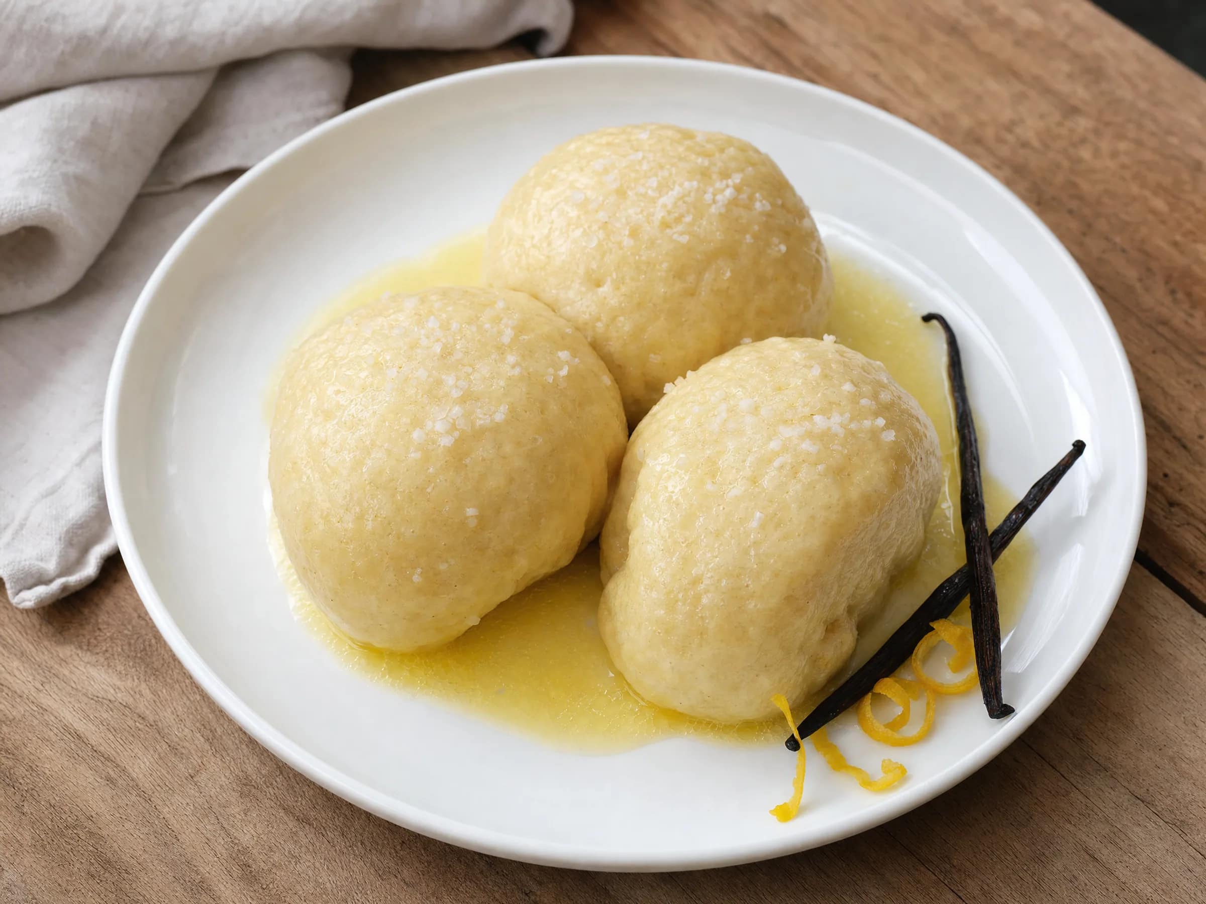 Dampfnudeln Pfälzer Art mit Salzkruste