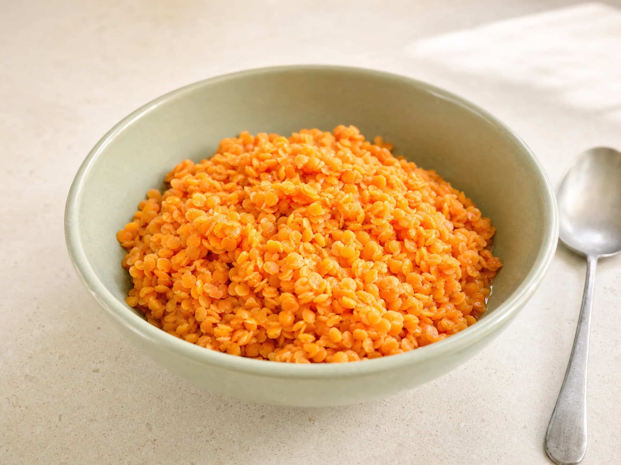 Rote Linsen kochen – formstabil oder weich Rezeptfoto Rote Linsen kochen – formstabil oder weich fertig angerichtet