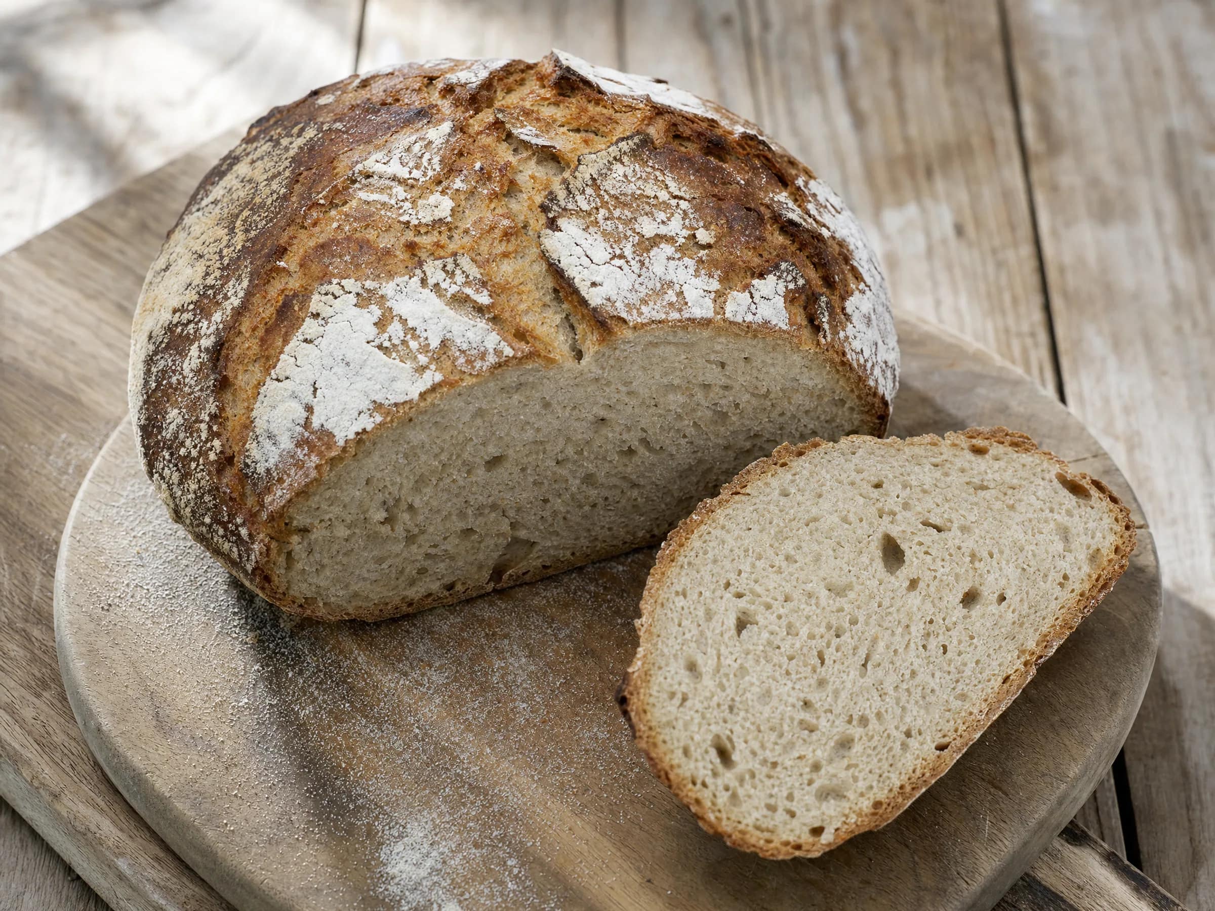 Sauerteigbrot mit Dinkel aus dem Topf