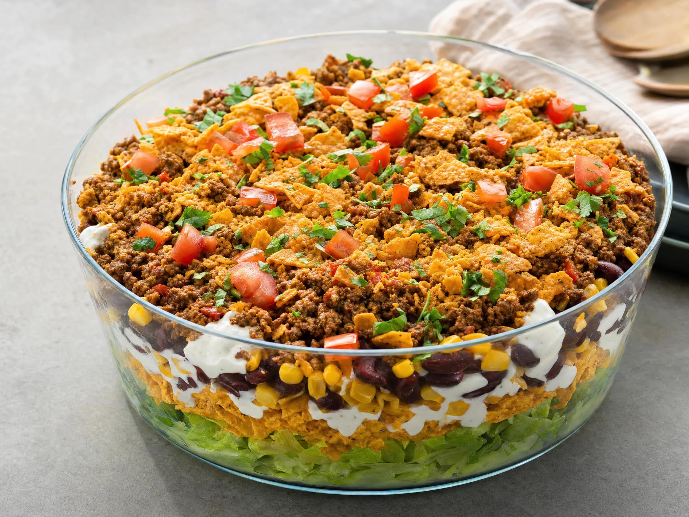 Schichtsalat mit Nachos und Tex-Mex-Hack