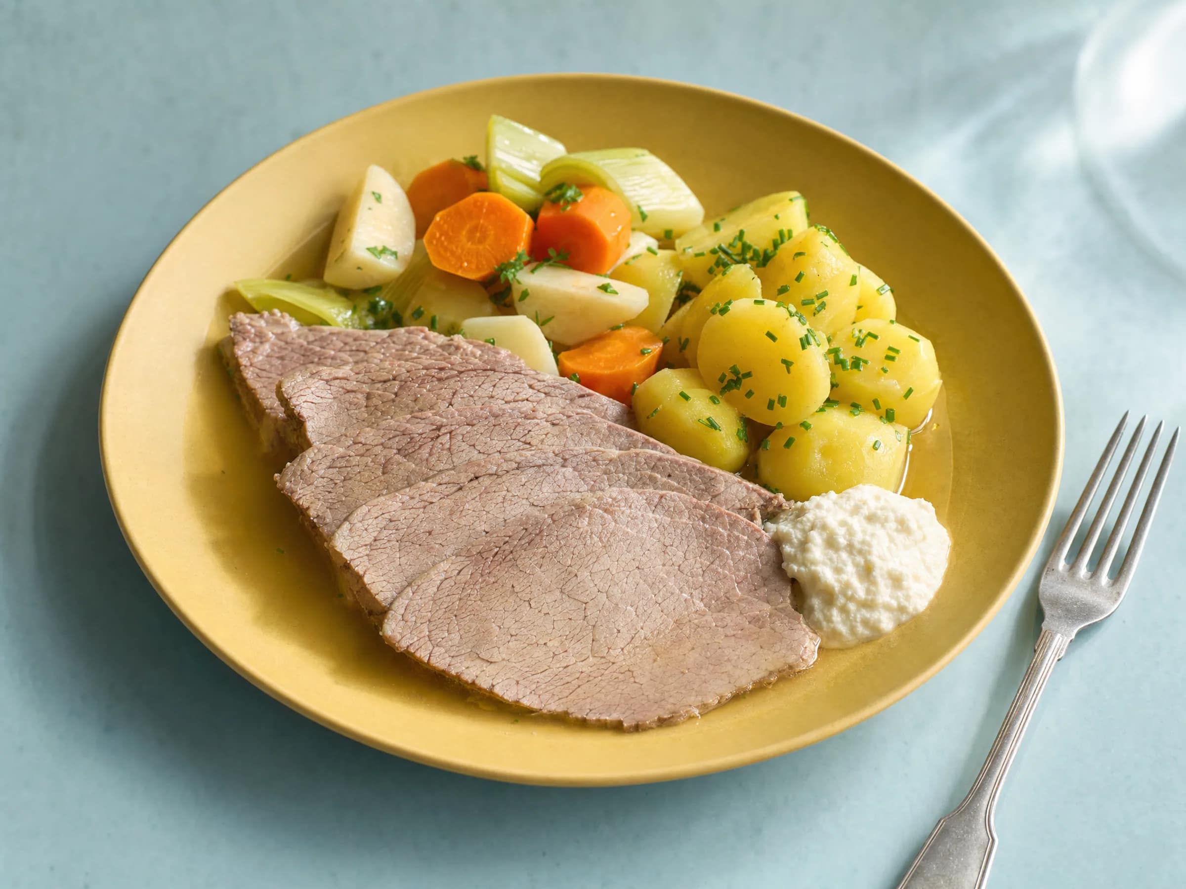 Tafelspitz mit Meerrettichsoße aus dem Sud